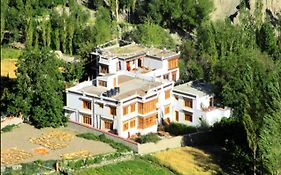 Namra Hotel And Camps - Temisgam